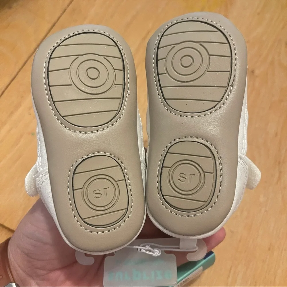 Surprize by Stride Rite “Kellyn” Infant Sandals White/Silver Sparkle
